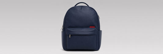 Morral Classic Blue de BYMENDEZ en cuero vegano azul oscuro, vista frontal