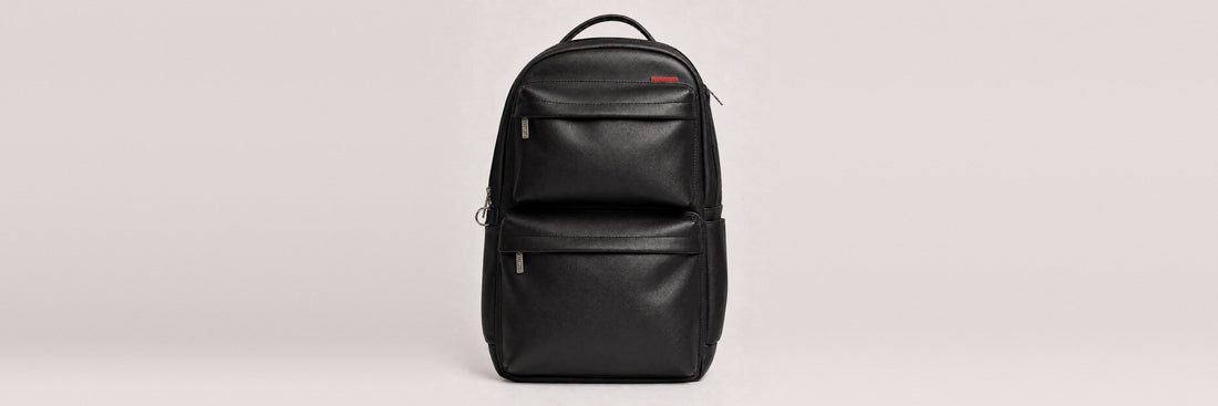 Morral Max Black de BYMENDEZ en cuero vegano, vista frontal