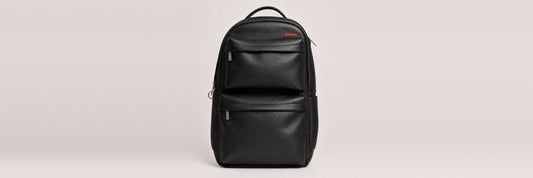 Morral Max Black de BYMENDEZ en cuero vegano, vista frontal