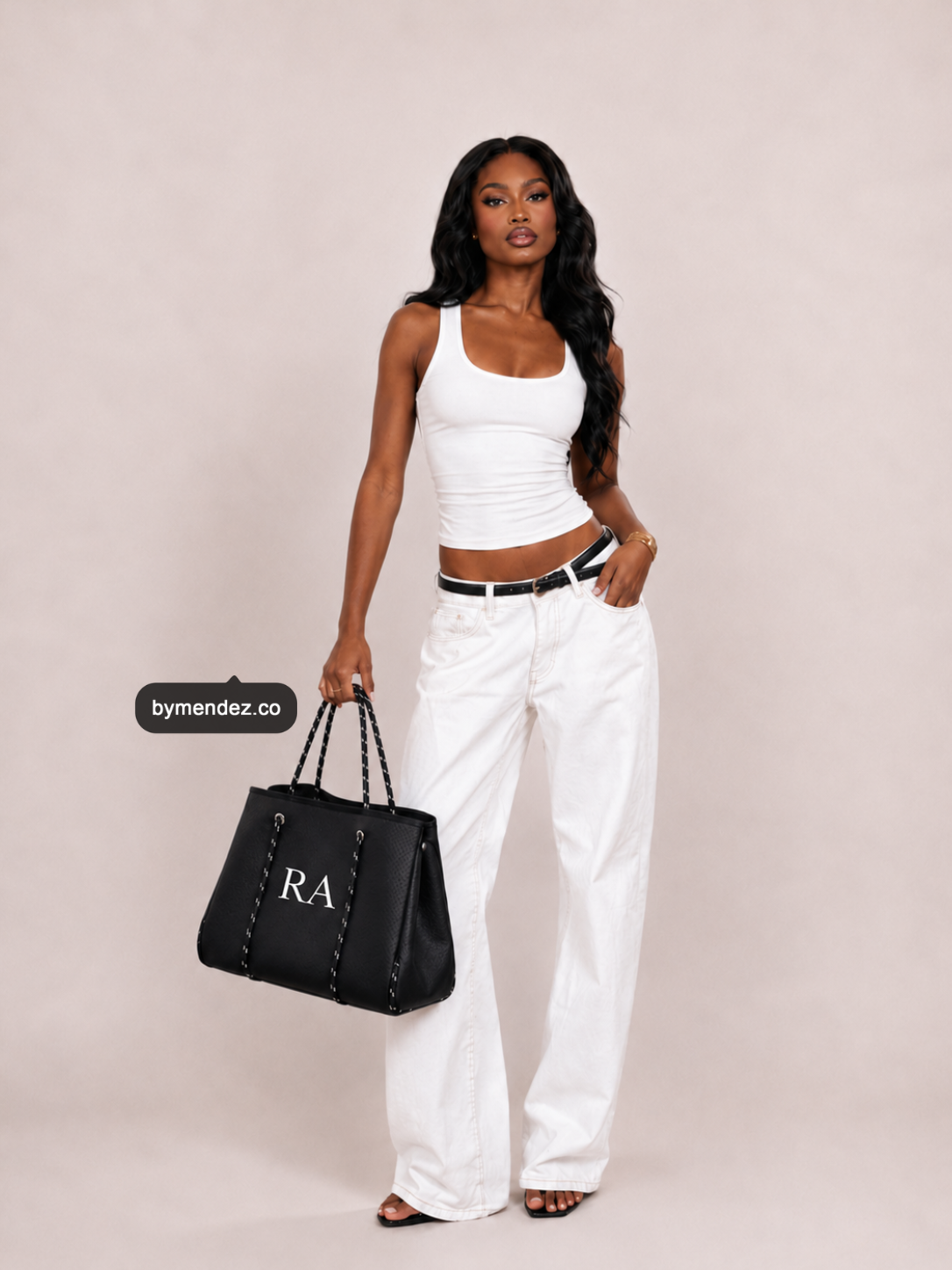 Bolso Tote Bag Black personalizado con iniciales bordadas a mano, cuero vegano BYMENDEZ