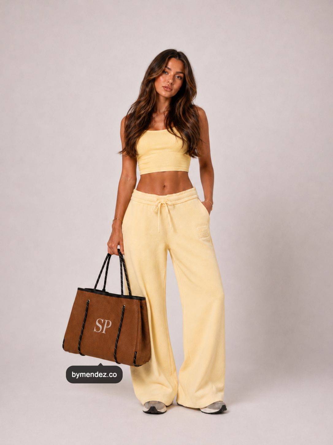 Bolso Tote Bag Brown personalizado con iniciales bordadas a mano, cuero vegano BYMENDEZ