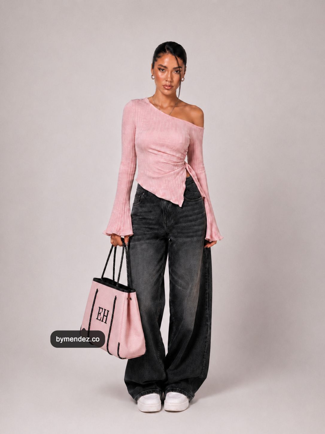 Bolso Tote Bag Pink personalizado con iniciales bordadas a mano, cuero vegano BYMENDEZ